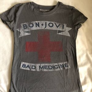 Bon jovi t shirt size small